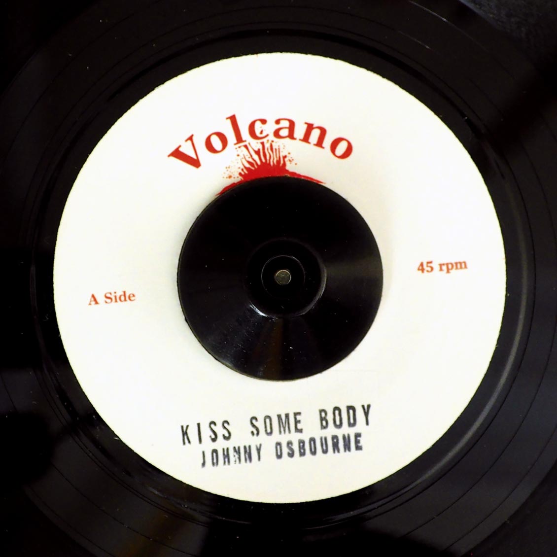Johnny Osbourne - Kiss Somebody  /  Roots Radics - Version (rhythm: "Johnny Osbourne - Kiss Somebody") [New] [New Vinyl 7"]