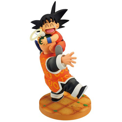 Dragon Ball Son Goku and Grandpa Son Gohan Dragon History II Revible Moment Statue