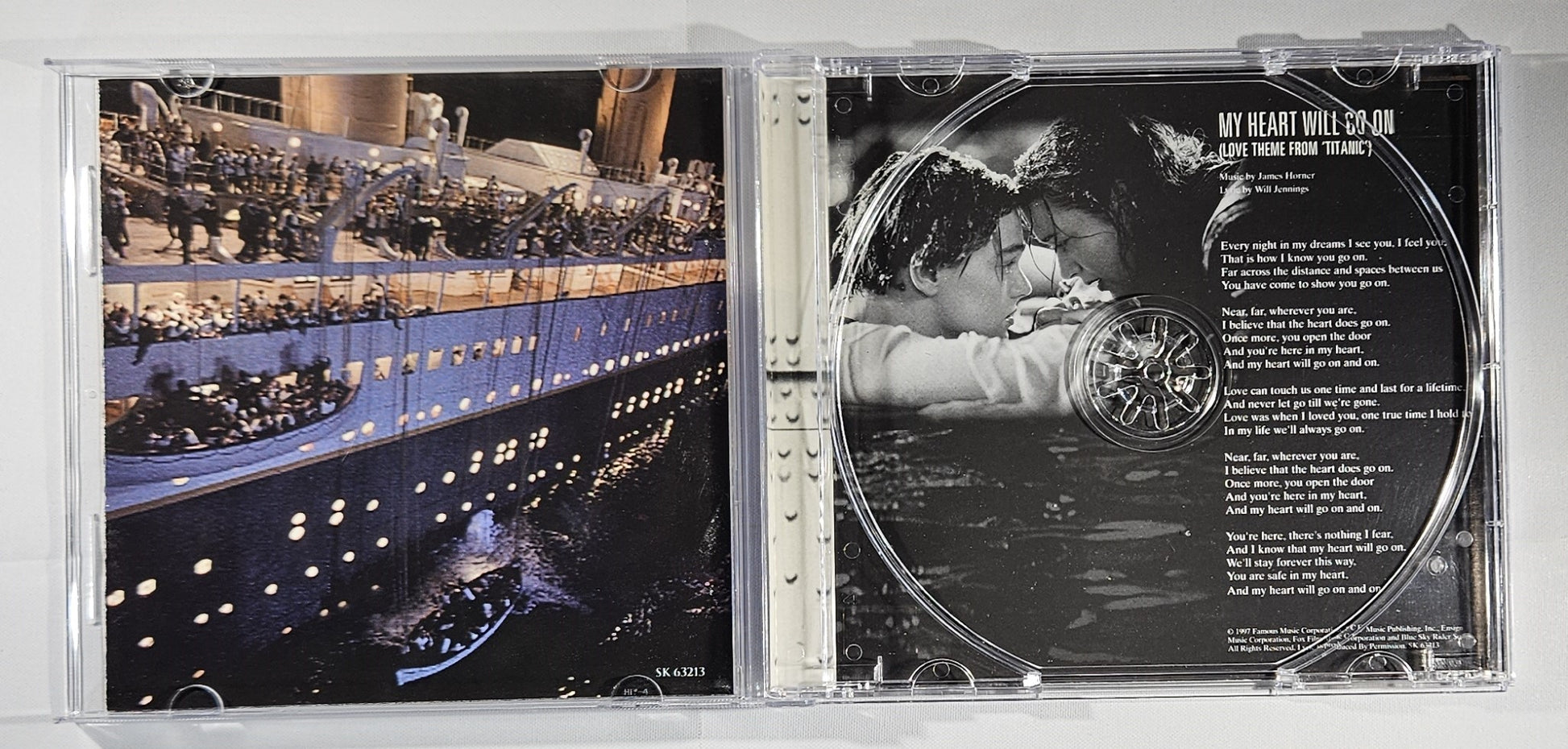 Soundtrack - Titanic (Music From the Motion Picture) [1997 Used CD] [D]