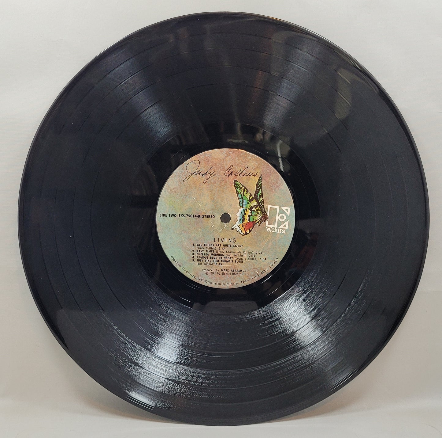 Judy Collins - Living [1971 Santa Maria Pressing] [Used Vinyl Record LP]
