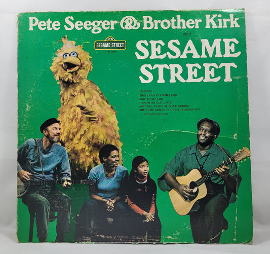 Pete Seeger & Brother Kirk - Visit Sesame Street [1974 Used Vinyl Record LP]