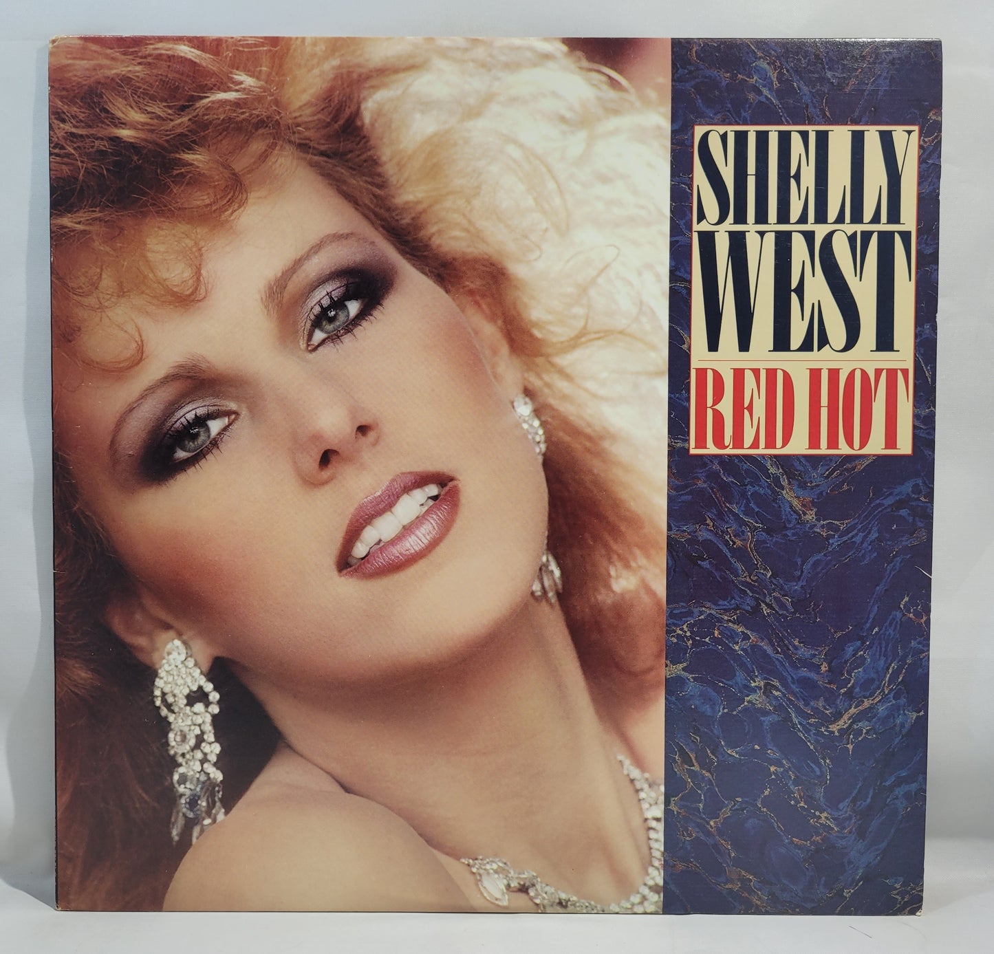 Shelly West - Red Hot [1983 Jacksonville Pressing] [Used Vinyl Record LP]